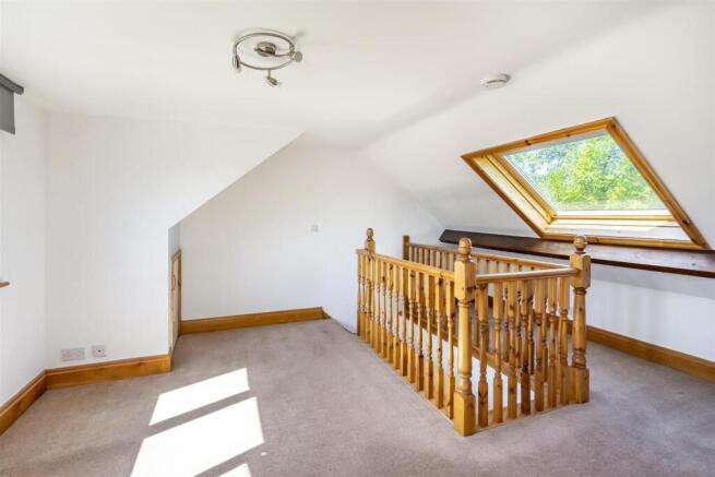 3 bed Semi-Detached to rent Image 11