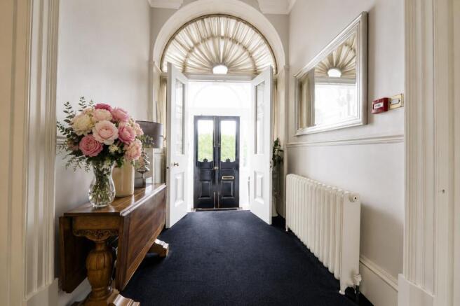 2 bed Ground Flat for sale Image 12