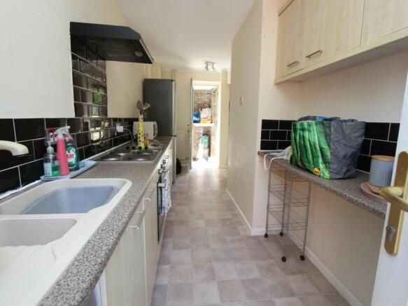 Kitchen ii - 8YTG