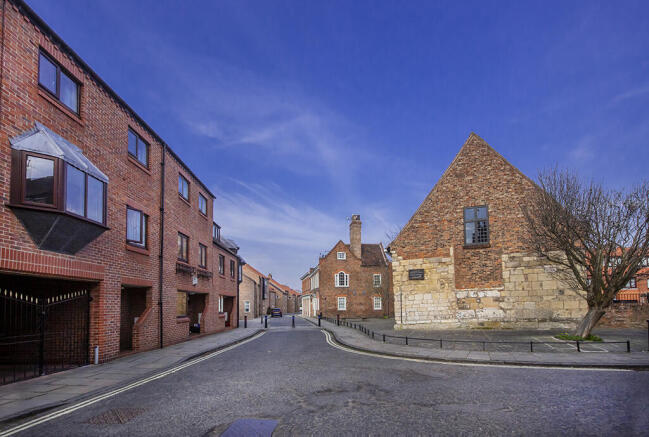 3 bed House to rent Image 9