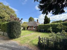 1, Lockyers Drive, Ferndown BH22 8AJ