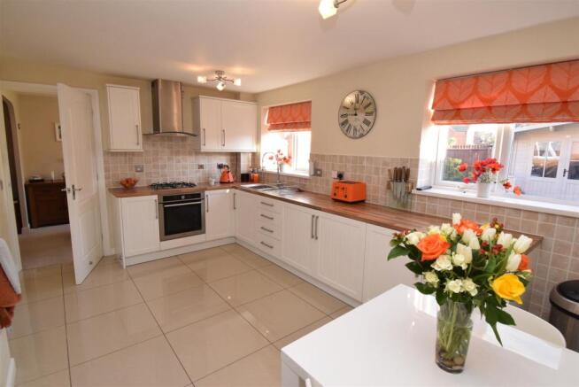 Kitchen/Breakfast Room