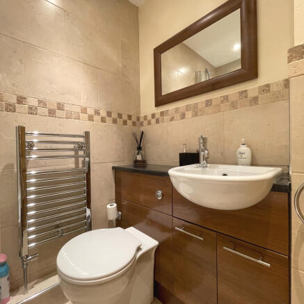 2 bed House to rent Image 12