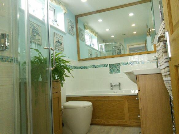 En-suite to Master Bedroom