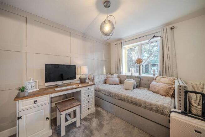 4 bed Detached for sale Image 12