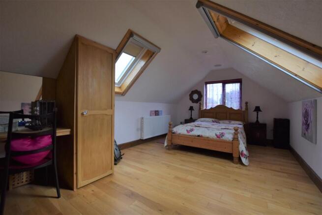 bedroom 1st floor.jpg
