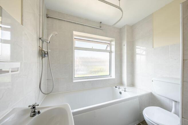 3 bed Semi-Detached for sale Image 11