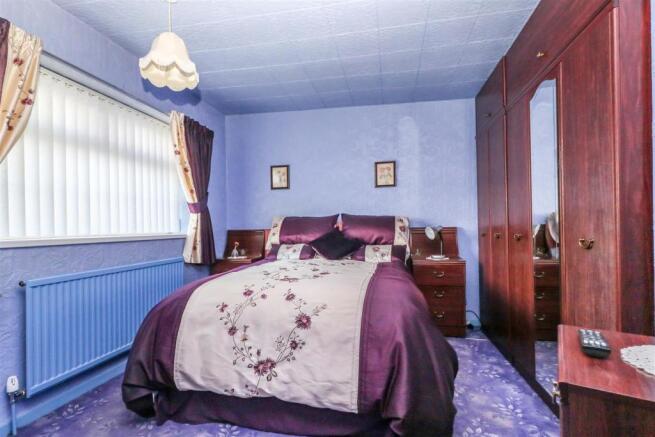 FRONT BEDROOM