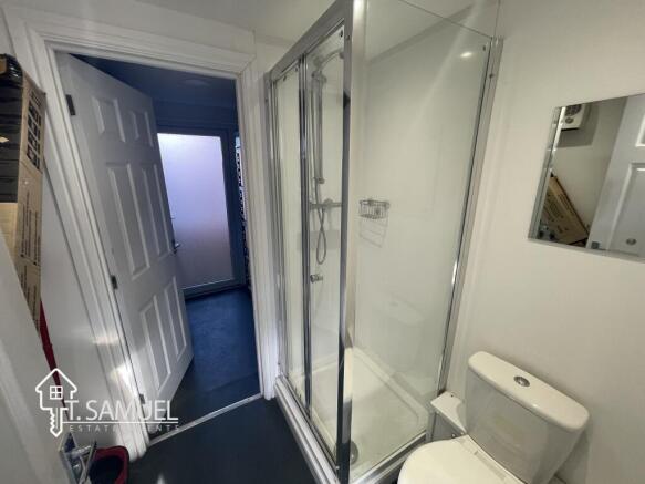 Shower room.JPG