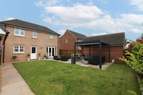 St. Peters Drive, Preston, PR4