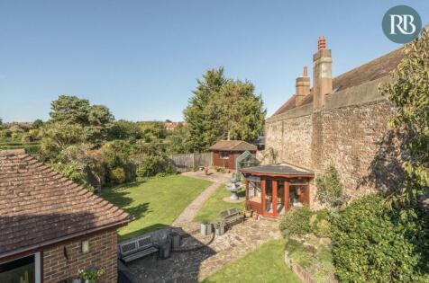 Cross Road, Southwick, BN42 4HF