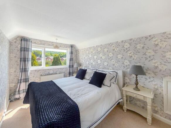 4 bed Detached for sale Image 12