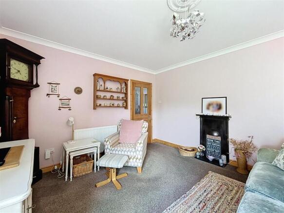 4 bed House for sale Image 12