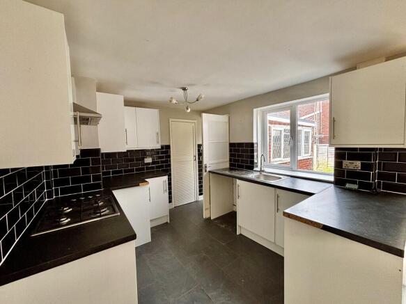 3 bed Semi-Detached for sale Image 4