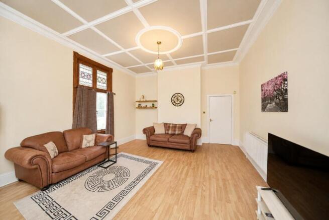 Flat 1, 37 Parkdale East  (2).jpeg