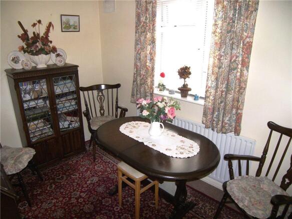 Bedroom/Dining Room