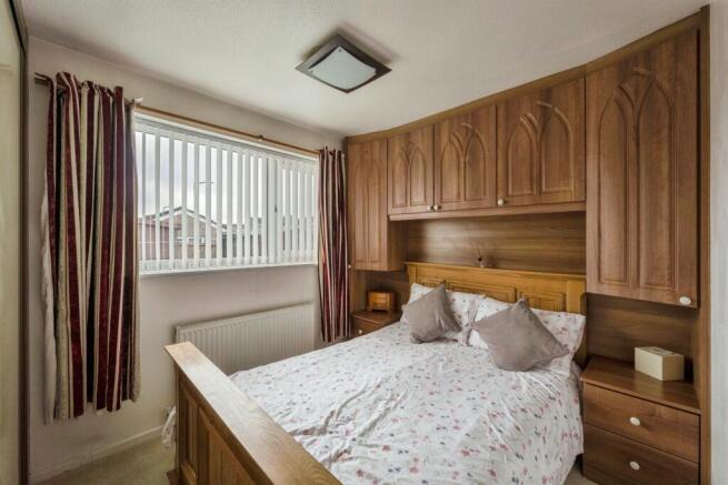 3 bed Semi-Detached Bungalow for sale Image 8