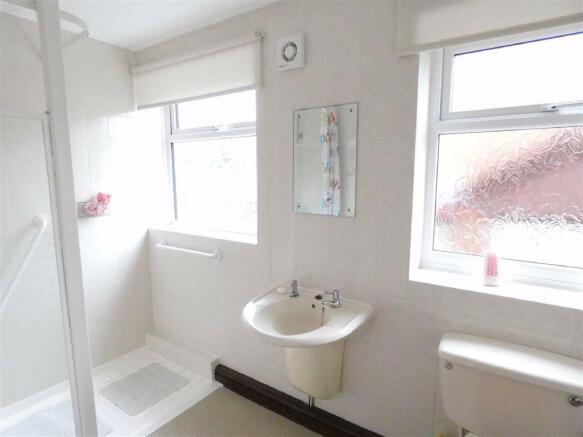 LARGE WET ROOM