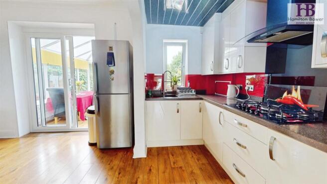 3 bed Terraced for sale Image 4