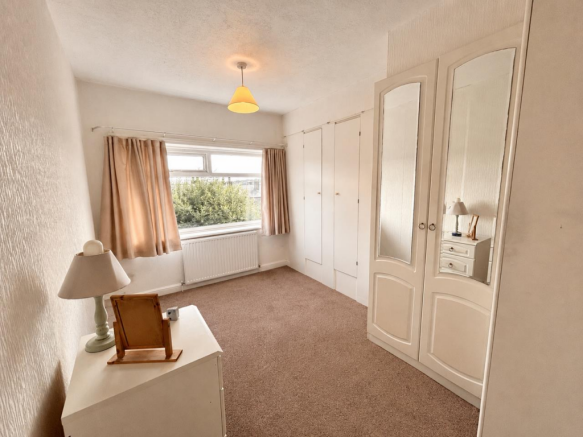 3 bed Terraced for sale Image 9