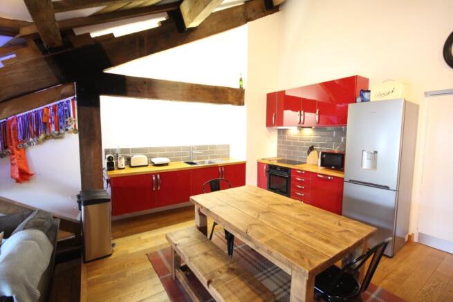 2 bed Apartment to rent Image 5