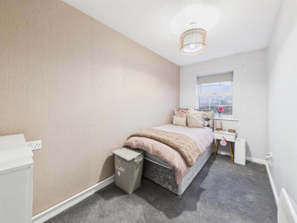 2 bed Flat for sale Image 7