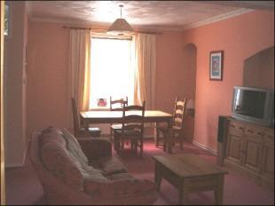 LOUNGE/DINER
