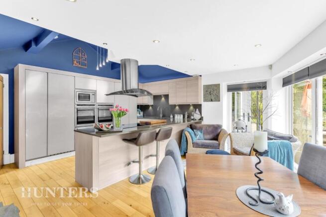 Kitchen dining
