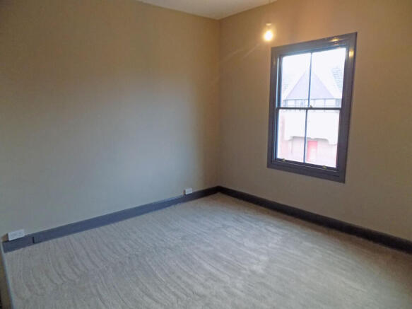 2 bed Apartment to rent Image 10