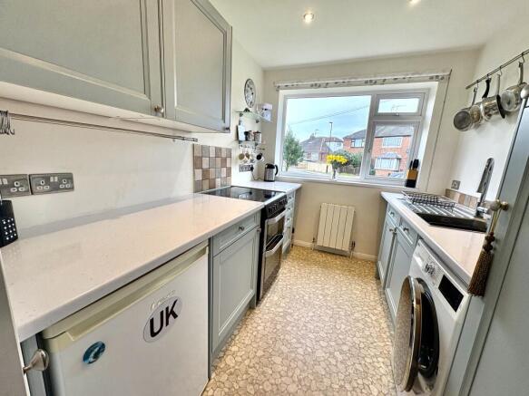 2 bed Semi-Detached Bungalow for sale Image 7