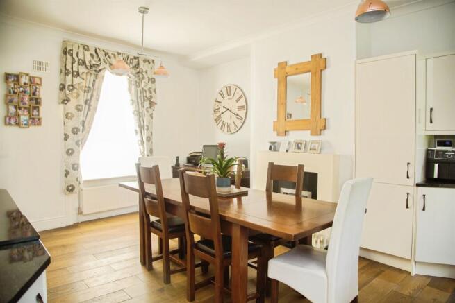 3 bed Detached for sale Image 8