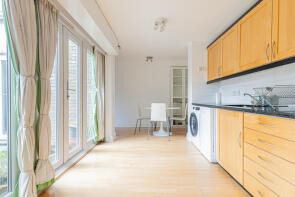 29, Princelet Street, London E1 5LP