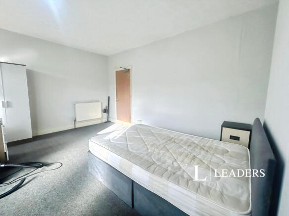 4b923480-room 202