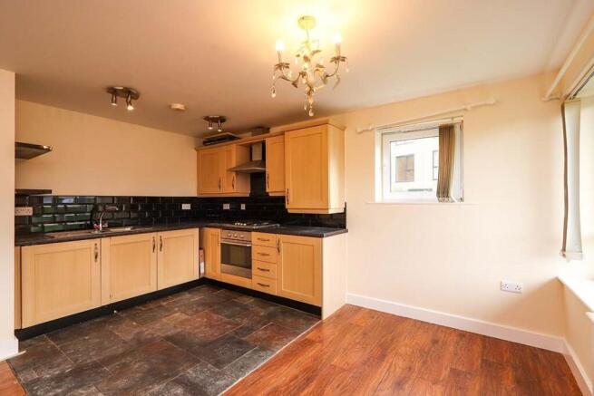 2 bed Apartment to rent Image 7