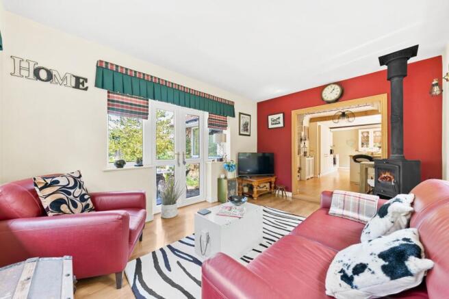 5 bed Detached for sale Image 4