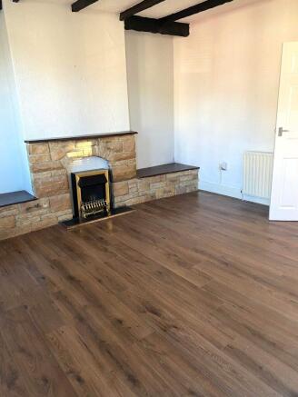 2 bed Semi-Detached to rent Image 4