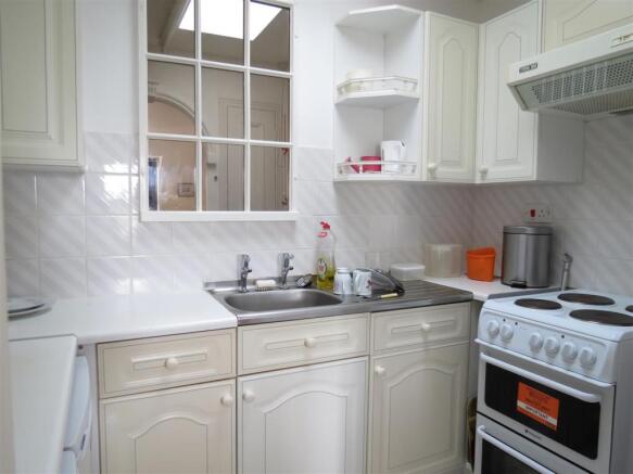 Kitchen: