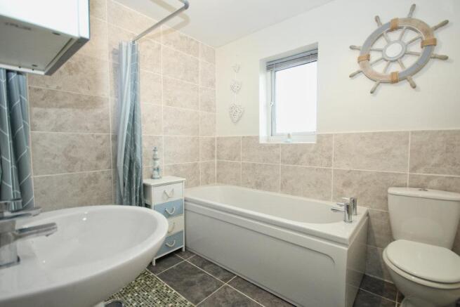11 Fleming Walk COTTINGHAM (19)_lzn.jpg