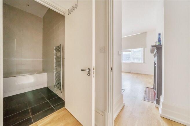 Studio to rent Image 7