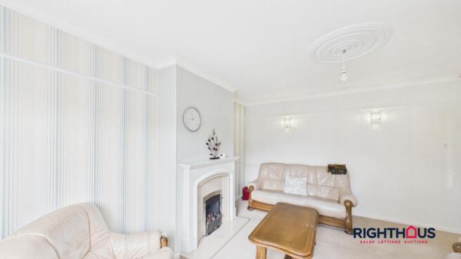 3 bed Semi-Detached to rent Image 7