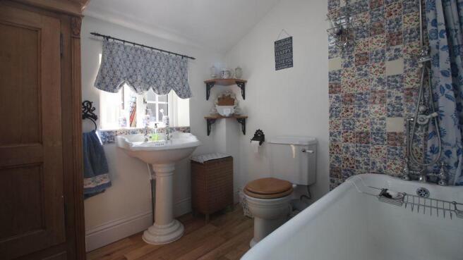 Ensuite to Bed 1