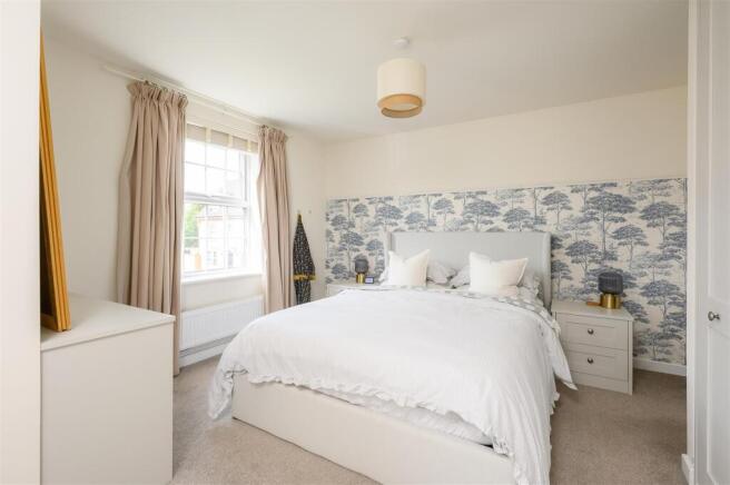 4 bed Detached for sale Image 9