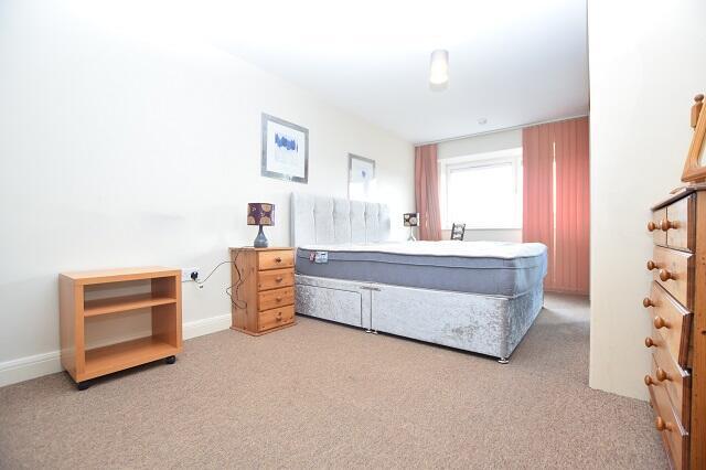 2 bed Apartment to rent Image 8