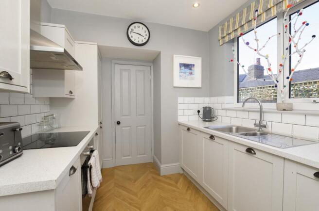 4 bed Terraced to rent Image 12