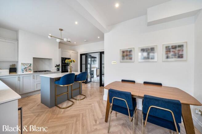 Kitchen/Dining