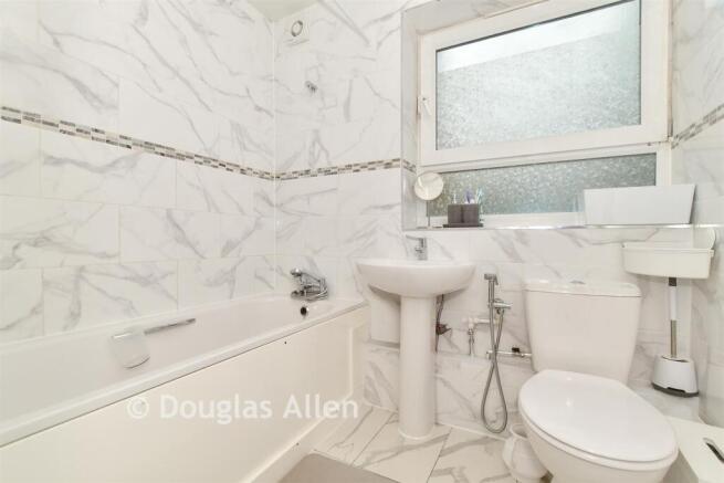 Apartment in London, Little Ilford - View 5
