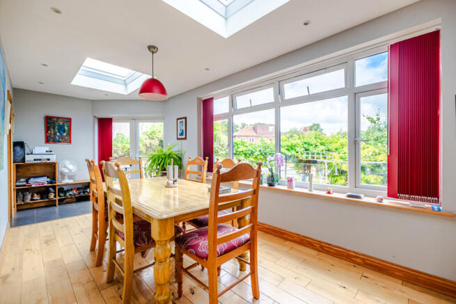 4 bed Semi-Detached for sale Image 7