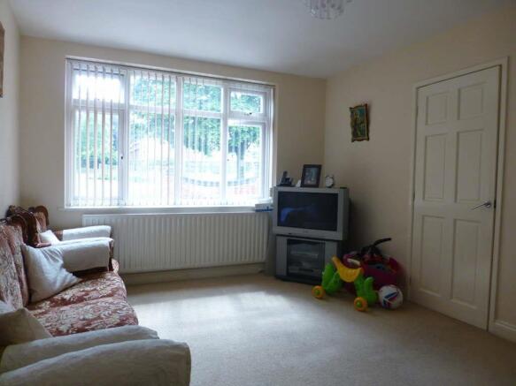 SITTING ROOM: