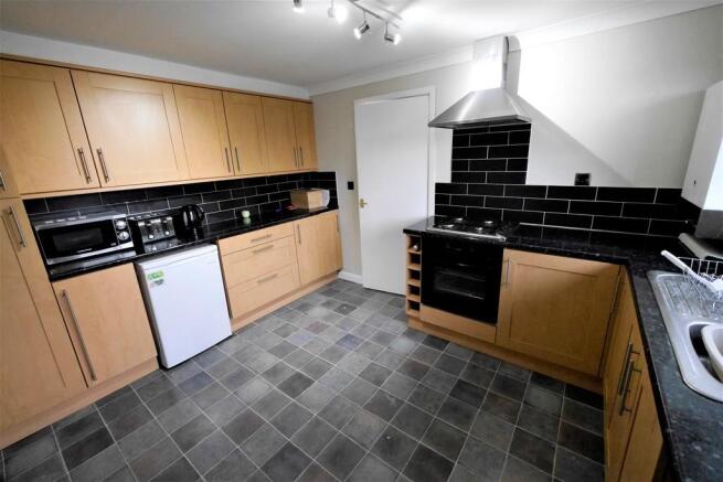 Kitchen/Breakfast...