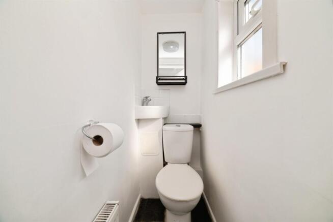 2 bed Terraced for sale Image 8
